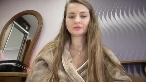 Snapshot of viola_1 chatting on December 3, 2025, 9:40 am Funny girl online show from December 3, 2025, 9:40 am