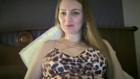 Snapshot of viola_1 chatting on July 5, 2026, 7:32 pm Funny girl online show from July 5, 2026, 7:32 pm