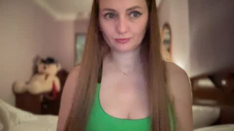 Snapshot of viola_1 chatting on July 24, 2026, 10:19 pm Funny girl online show from July 24, 2026, 10:19 pm