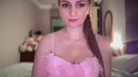 Snapshot of viola_1 chatting on July 26, 2026, 10:38 pm Funny girl online show from July 26, 2026, 10:38 pm