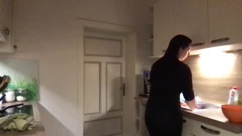 Vio online show from October 17, 2025, 5:32 am