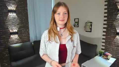 Snapshot of viola_larson chatting on June 17, 2026, 9:34 am Viola but friends call me Sisi online show from June 17, 2026, 9:34 am