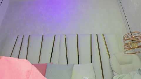 Snapshot of violeet_gray chatting on May 21, 2026, 11:39 am violeet_gray online show from May 21, 2026, 11:39 am