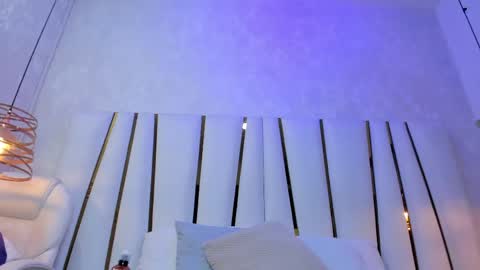 Snapshot of violeet_gray chatting on May 27, 2026, 10:01 am violeet_gray online show from May 27, 2026, 10:01 am