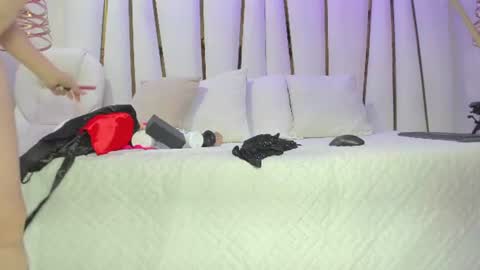 Snapshot of violeet_gray chatting on June 14, 2026, 11:34 am violeet_gray online show from June 14, 2026, 11:34 am
