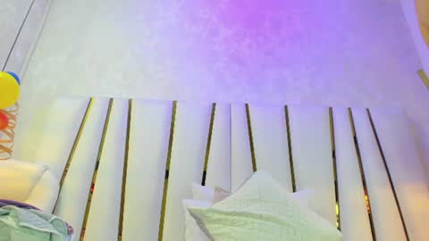 Snapshot of violeet_gray chatting on July 13, 2026, 11:35 am violeet_gray online show from July 13, 2026, 11:35 am