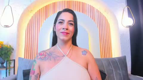 Snapshot of violeet_scottt chatting on June 15, 2026, 10:50 am Violette online show from June 15, 2026, 10:50 am
