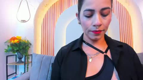 Snapshot of violeet_scottt chatting on June 18, 2026, 10:09 am Violette online show from June 18, 2026, 10:09 am