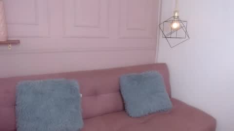 V I O L E T  online show from March 31, 2026, 2:06 pm