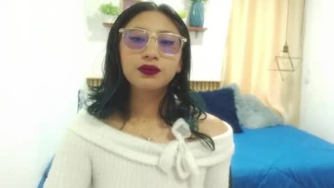 Snapshot of violet_2003 chatting on May 19, 2026, 2:01 pm V I O L E T online show from May 19, 2026, 2:01 pm