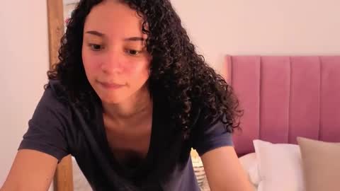 violet__15 online show from March 5, 2026, 12:12 pm