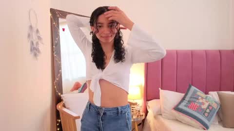violet__15 online show from April 22, 2026, 12:07 pm