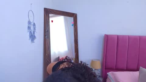violet__15 online show from April 27, 2026, 12:25 pm