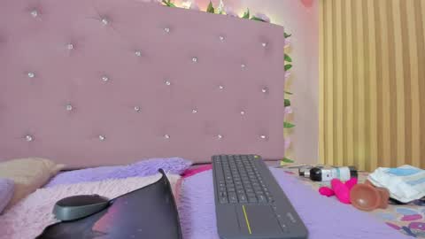 violet__taylor_ online show from June 8, 2026, 2:23 am