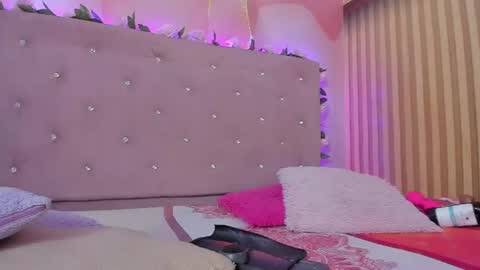violet__taylor_ online show from July 1, 2026, 2:24 am