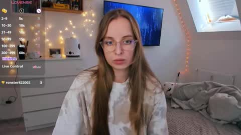 Violet online show from March 18, 2026, 1:47 pm