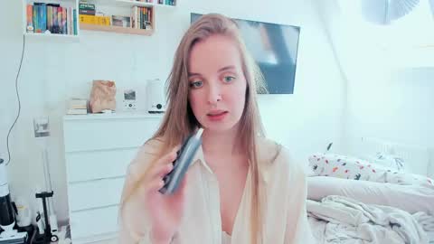 Violet online show from May 5, 2026, 1:30 pm