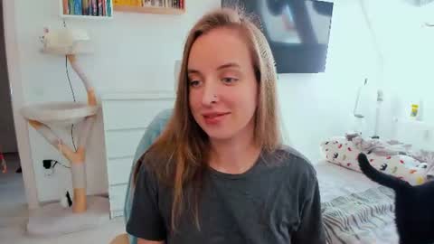 Snapshot of violet_blue_eyes chatting on June 22, 2026, 2:14 pm Violet online show from June 22, 2026, 2:14 pm