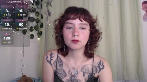 Snapshot of violet_bluee chatting on May 13, 2026, 7:39 am Violet online show from May 13, 2026, 7:39 am