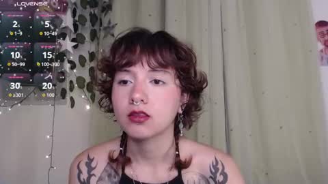 Snapshot of violet_bluee chatting on July 11, 2026, 8:06 am Violet online show from July 11, 2026, 8:06 am