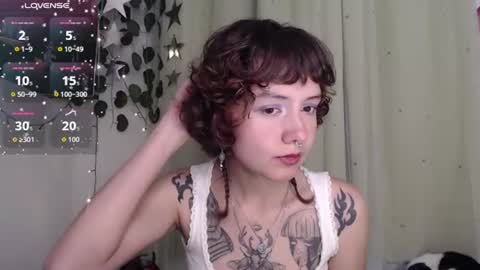 Snapshot of violet_bluee chatting on July 15, 2026, 7:57 am Violet online show from July 15, 2026, 7:57 am