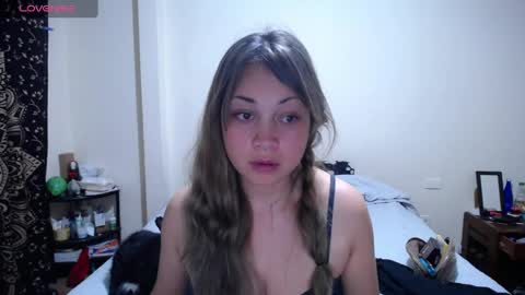 Snapshot of violet_bosh chatting on May 18, 2026, 1:02 am Violet online show from May 18, 2026, 1:02 am