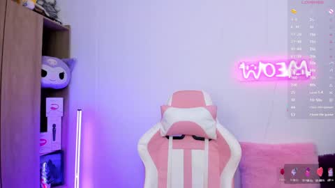 Snapshot of violet_catt chatting on January 29, 2025, 9:17 pm Violeta online show from January 29, 2025, 9:17 pm