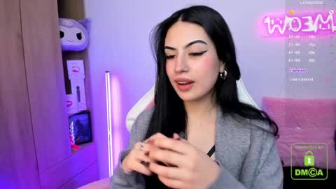 Snapshot of violet_catt chatting on March 4, 2025, 10:16 pm Violeta online show from March 4, 2025, 10:16 pm