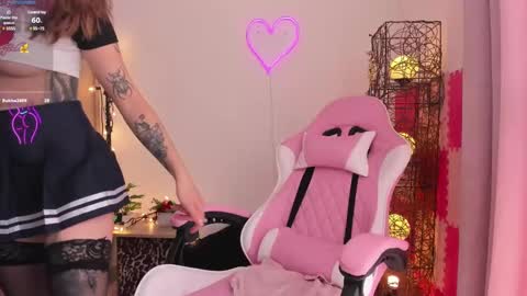 violet online show from February 25, 2025, 5:04 pm