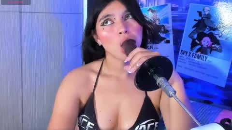 Snapshot of violet_fiore chatting on March 27, 2026, 3:01 pm Violet Fiore online show from March 27, 2026, 3:01 pm