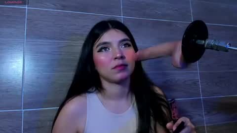 Snapshot of violet_fiore chatting on July 23, 2026, 5:55 pm Violet Fiore online show from July 23, 2026, 5:55 pm