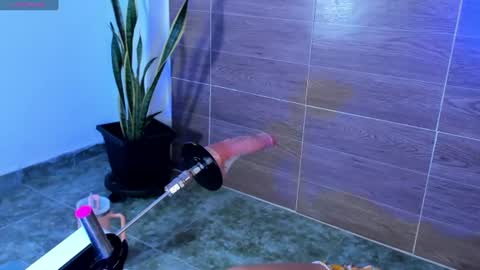 Snapshot of violet_fiore chatting on July 30, 2026, 6:51 pm Violet Fiore online show from July 30, 2026, 6:51 pm