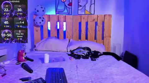 Violet Jones online show from June 30, 2026, 5:36 pm