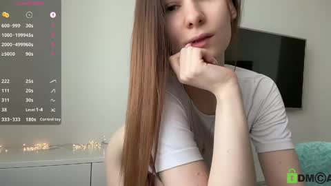 Snapshot of violet_lyn chatting on April 29, 2026, 12:31 pm Violet Lyn online show from April 29, 2026, 12:31 pm