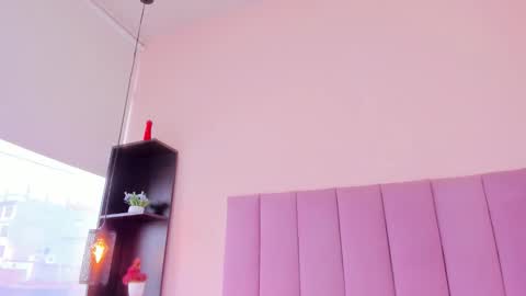 violet online show from November 12, 2025, 2:39 pm