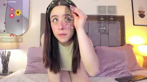 Snapshot of violet_nova1 chatting on June 16, 2026, 11:35 am Violet Nova online show from June 16, 2026, 11:35 am