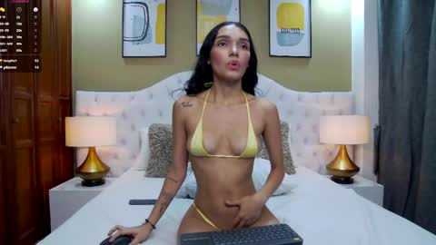 Snapshot of violet_rice chatting on May 12, 2026, 1:47 am Violet online show from May 12, 2026, 1:47 am