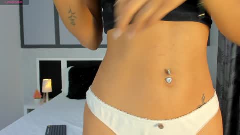 Snapshot of violet_rost chatting on January 24, 2025, 4:28 pm Violet online show from January 24, 2025, 4:28 pm