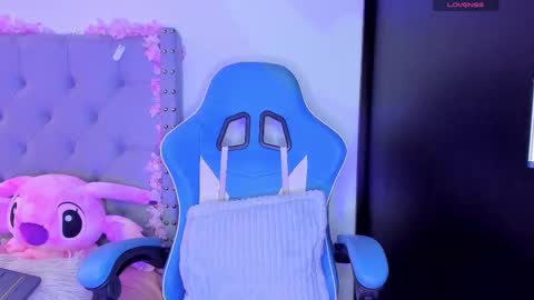 Snapshot of violet_rost chatting on September 22, 2025, 3:58 pm Violet online show from September 22, 2025, 3:58 pm