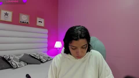 violet_sinclair online show from June 20, 2026, 11:02 am