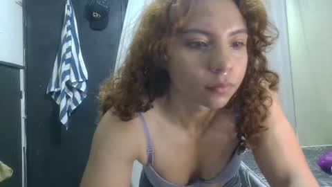 Snapshot of violet_smmithh chatting on June 27, 2026, 3:11 am Violet online show from June 27, 2026, 3:11 am