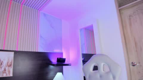 Snapshot of violet_spencer chatting on February 5, 2025, 6:59 pm Violeta online show from February 5, 2025, 6:59 pm