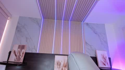 Snapshot of violet_spencer chatting on February 22, 2025, 8:53 pm Violeta online show from February 22, 2025, 8:53 pm