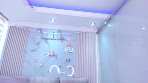 Snapshot of violet_spencer chatting on March 7, 2025, 8:11 pm Violeta online show from March 7, 2025, 8:11 pm