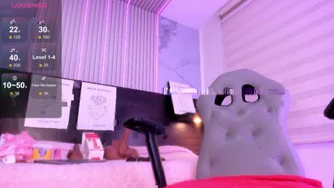 Snapshot of violet_spencer chatting on April 9, 2026, 1:38 am Violeta online show from April 9, 2026, 1:38 am