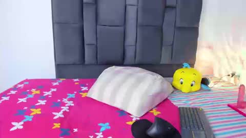 Snapshot of violet_taylor28 chatting on September 19, 2025, 5:42 am violett taylor online show from September 19, 2025, 5:42 am