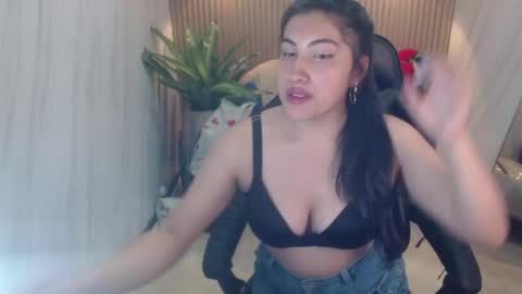 Violet online show from June 1, 2026, 8:54 pm