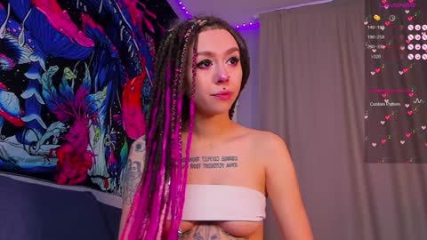 Snapshot of violet_walker7 chatting on February 7, 2025, 6:56 am Violet online show from February 7, 2025, 6:56 am