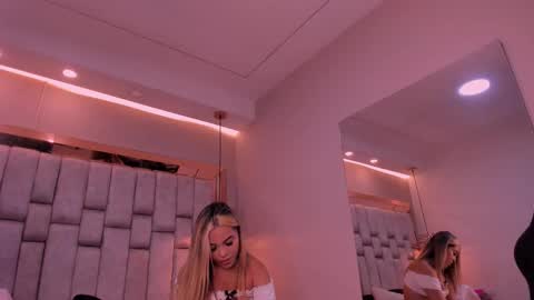 Snapshot of violeta_abel chatting on November 19, 2025, 11:21 am Violeta online show from November 19, 2025, 11:21 am