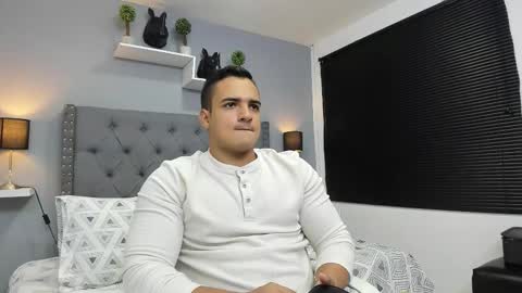 VIOLETA AND MAXX online show from October 15, 2025, 2:55 am